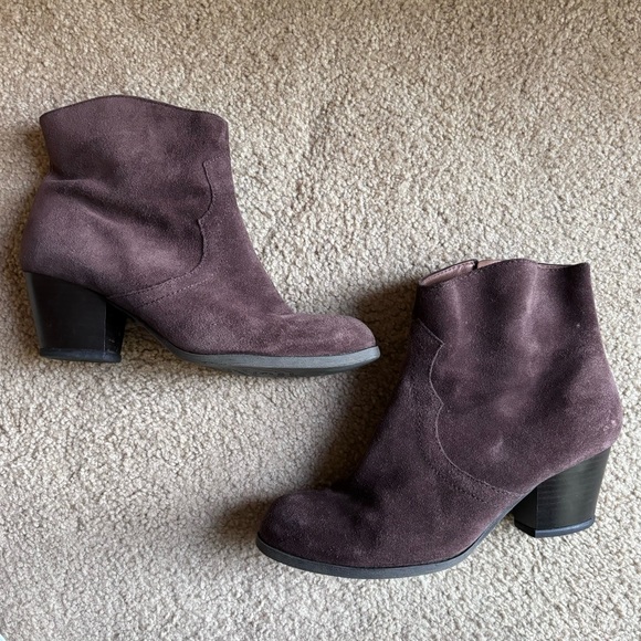 Lucky Brand Size 7.5 Brown Suede Leather Ankle Boots Booties Block Heel - Picture 3 of 8